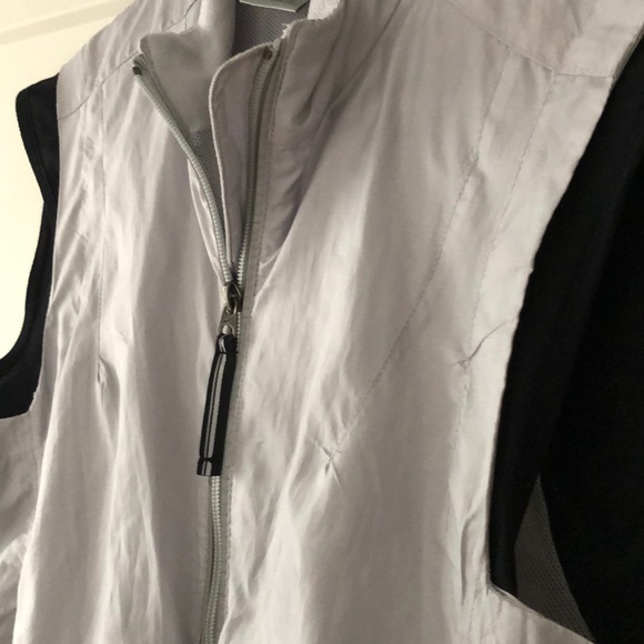 Nike women’s running vest - Picture 3 of 4